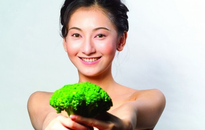 Les filles japonaises se distinguent par une silhouette mince en raison de leur régime alimentaire