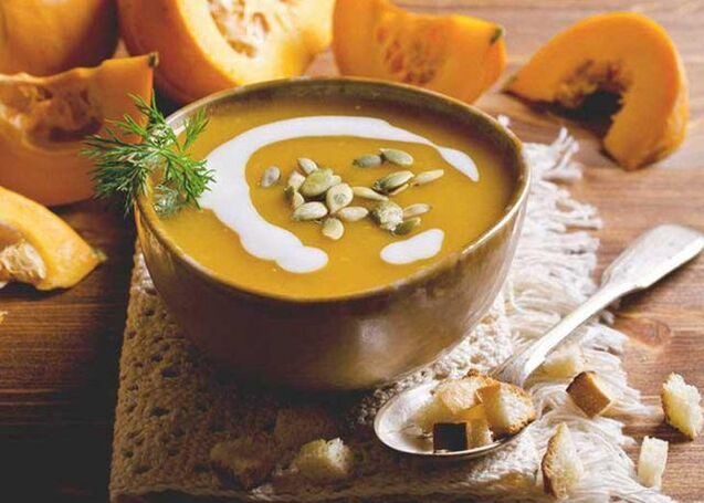 Au cours d'une gastrite aiguë, des soupes crémeuses doivent être consommées. 