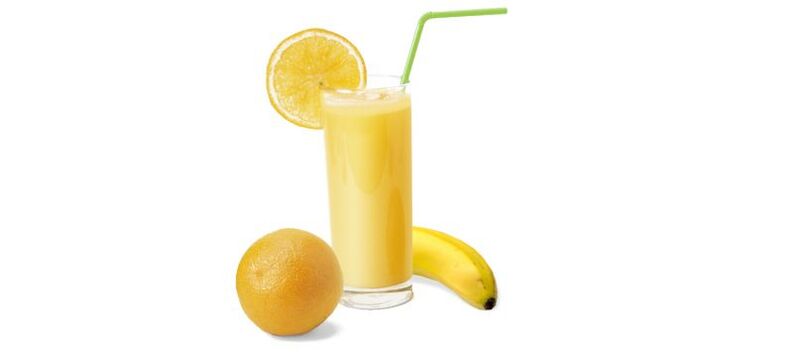 smoothie à la banane et à l'orange pour boire un régime